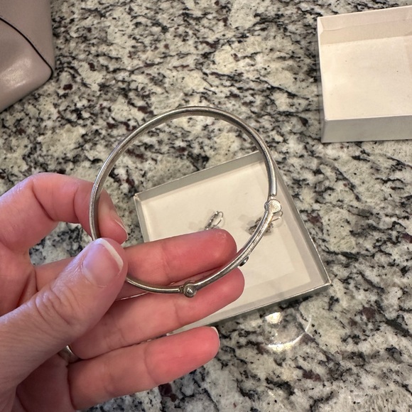 Vintage bangle bracelet and cross earring set - Picture 6 of 8